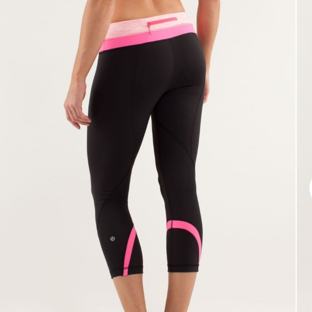 Lululemon run inspire crop II